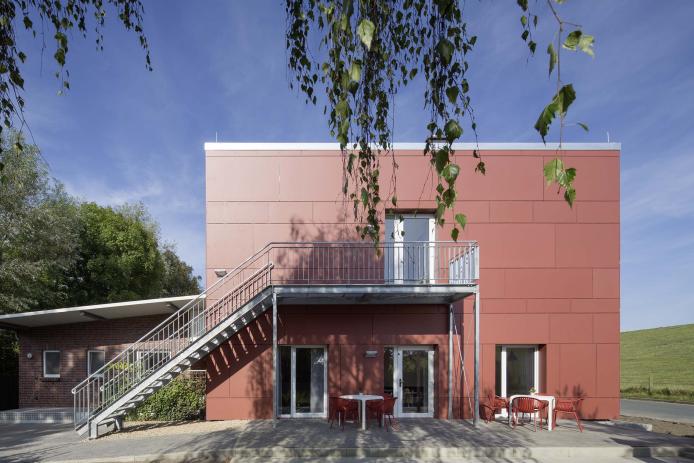 Seminar- und Gruppenräume stehen im barrierefreien Haus zur Verfügung.