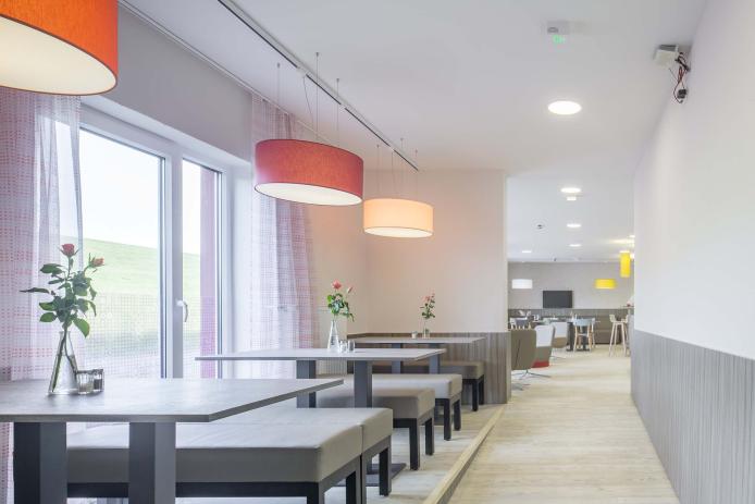 Großzügige Aufenthaltsbereiche.