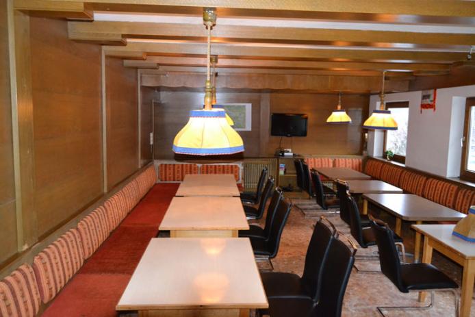 der große Speise- und Aufenthaltsraum (mit neuen Stühlen)