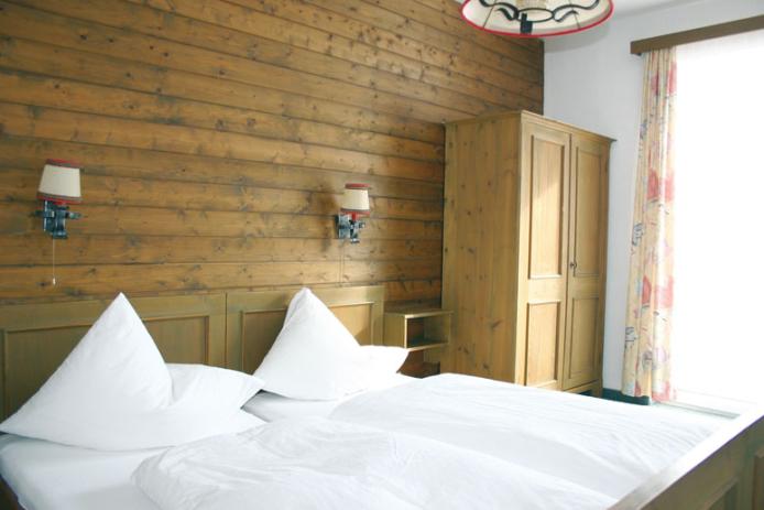 Schlafzimmer im Ferienhaus Lermoos
