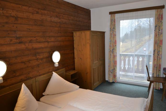 Schlafzimmer im Ferienhaus Lermoos