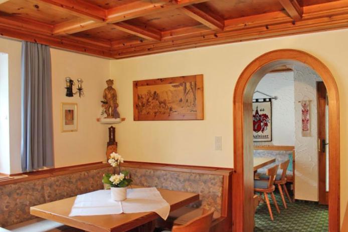 Sehr gemütlicher Wohnraum mit SAT-TV