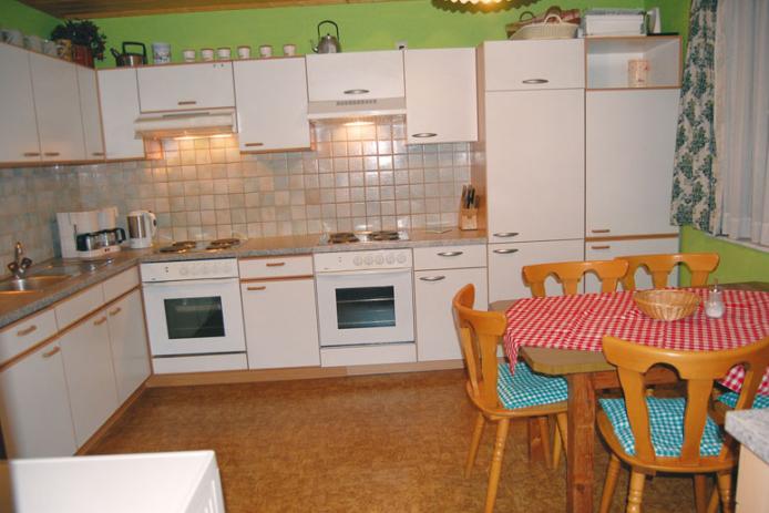 Sehr gut ausgestattete Küche