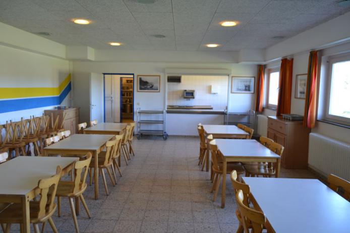 Ess- und Aufenthaltsraum mit Blick zur Küche