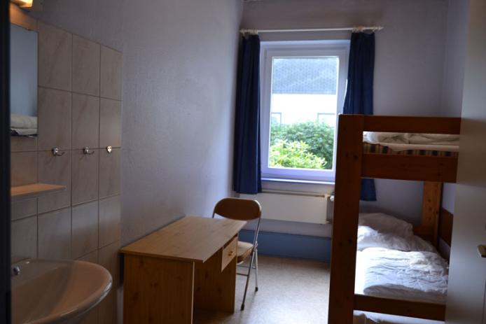 2-Bett-Zimmer mit fl. Wasser