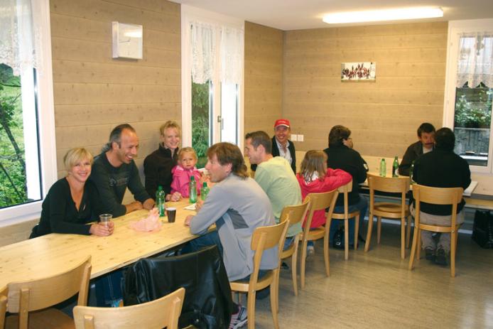 gesellige Runde im Aufenthaltsraum