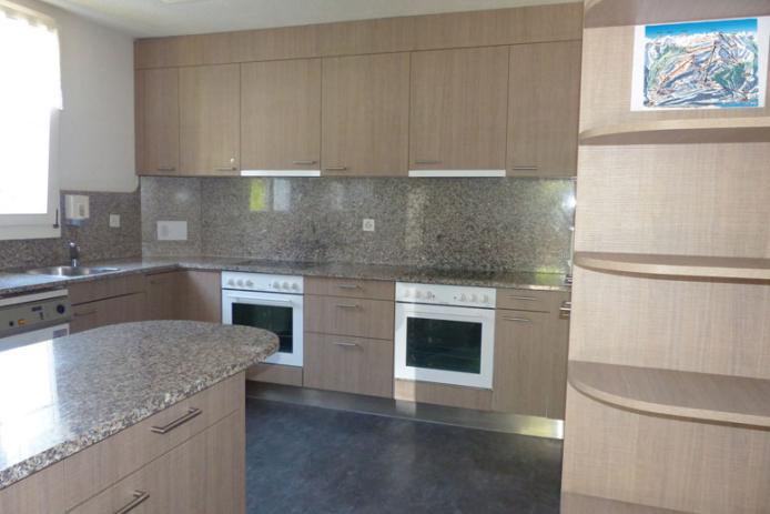 gut ausgestattete Küche