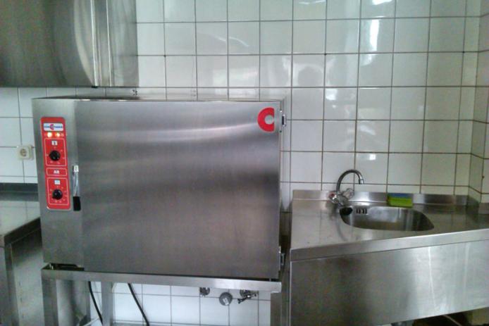 neuer Umluftofen in der Küche