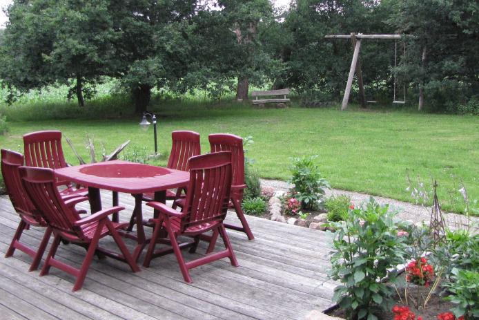 Terrasse mit Gartenmöbel
