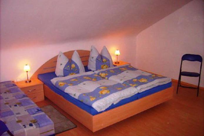 Doppelzimmer mit Zustazbett