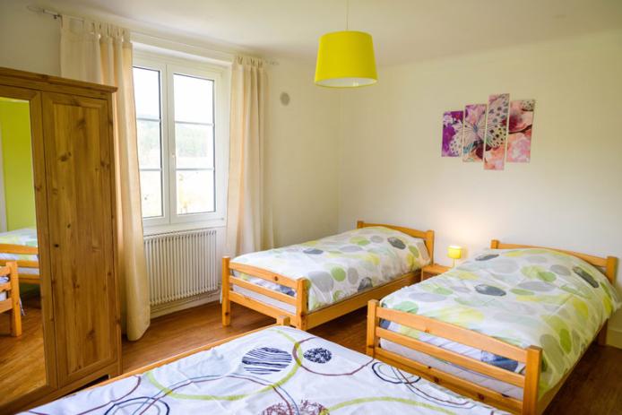 4-Bett-Zimmer mit Doppelbett + 2 Einzelbetten