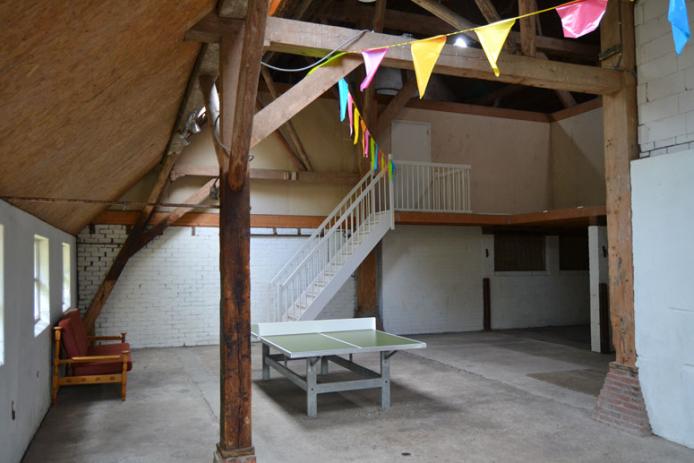 Scheune mit Tischtennistisch