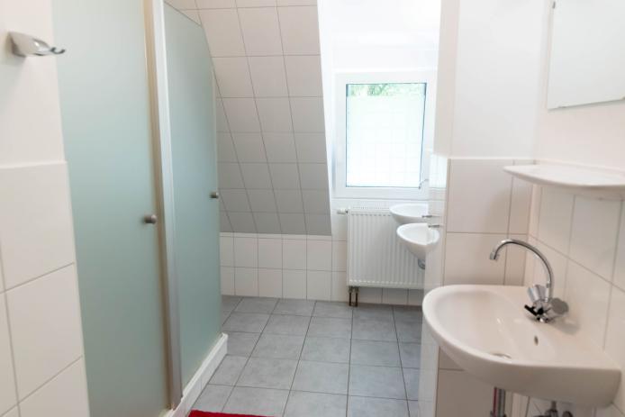 Waschraum mit Dusche OG (2x)