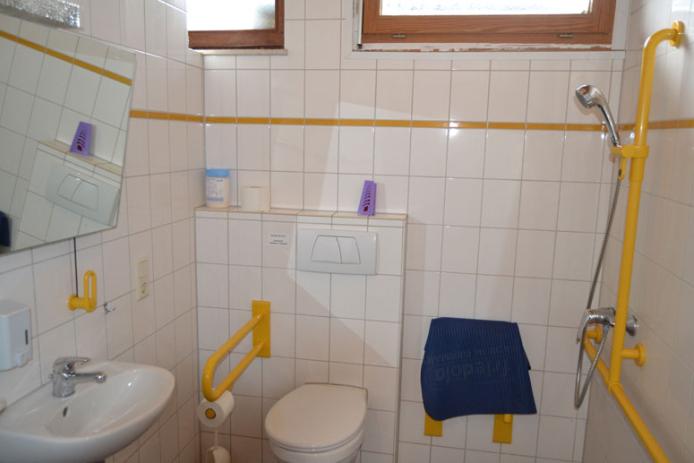Behindertengerechtes Badezimmer