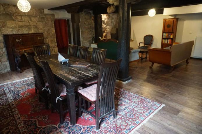 60 qm großes Wohn- und Esszimmer im UG