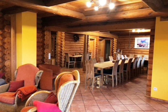 Essplatz für 20 Personen im Wohn-/ Esszimmer