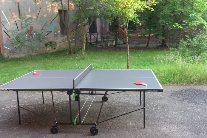 Tischtennis im Hof