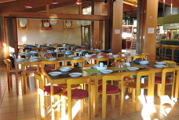 Speisesaal im Feriendorf im Haupthaus, nahe den Ferienhäusern