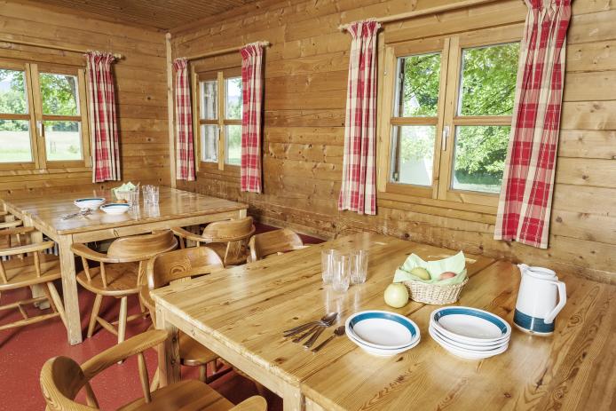 Unsere Stube in der Blockhütte