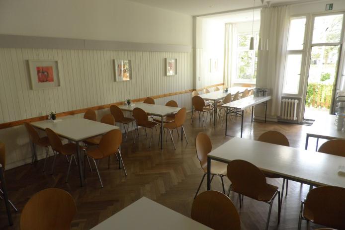 Speiseraum mit Zugang in den Garten