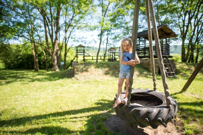 Spielplatz beim Gästehaus, ca. 250 Meter vom Schloss entfernt