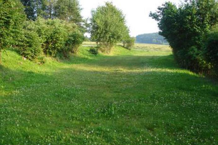 Blick in die zweite Terrasse des Zeltplatzes