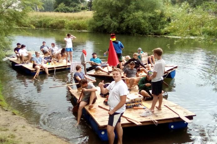 Spezial: Mit dem Floß unterwegs