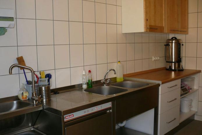 Gut ausgestattete Küche