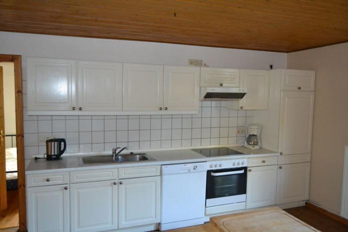 Gut ausgestattete Küche