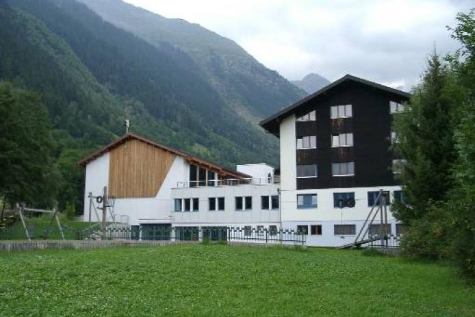 Ferienhaus mit Turnhalle