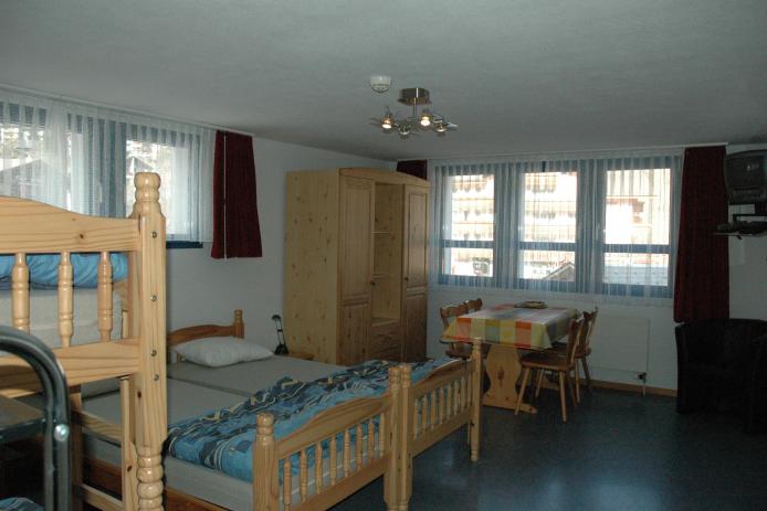 4er Studio mit Dusche, WC, Küche, Fernseher