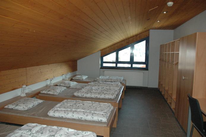 6er-Zimmer Dachgeschoss