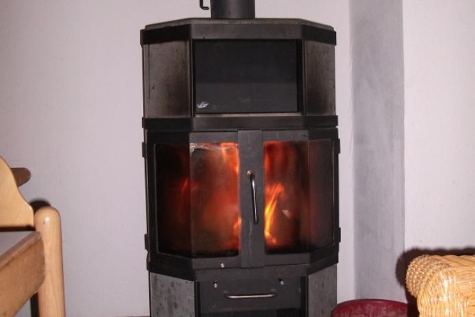 Der Kaminofen im Aufenthaltsraum