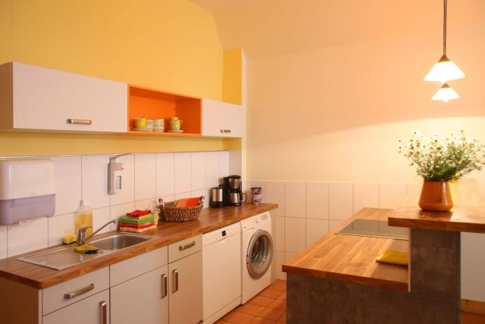 Im Haus befinden sich 2 komplett eingerichtete Küchen.