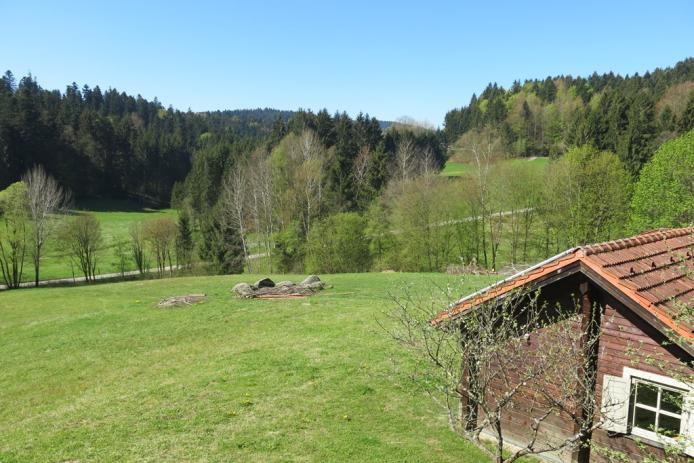 Haus mit Feuerstelle