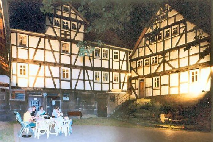 Abendatmosphäre im Innenhof