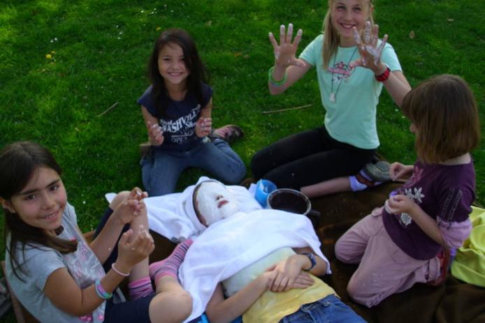 Basteln und Werken unter freiem Himmel