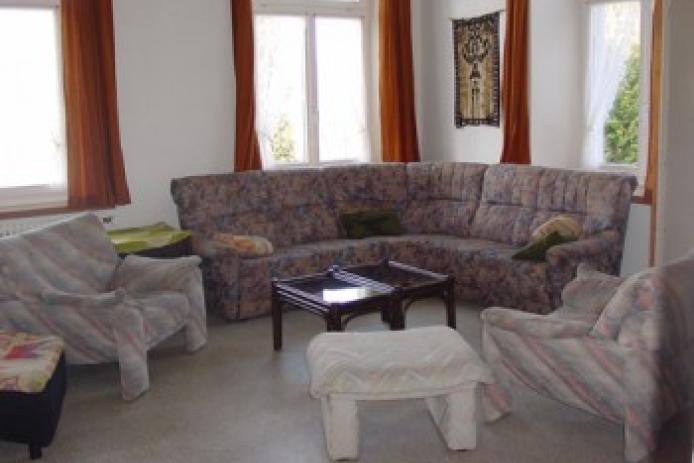 gemütliches Stübli mit Polstermöbeln