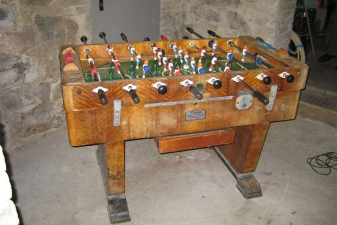Tischfußball im Keller