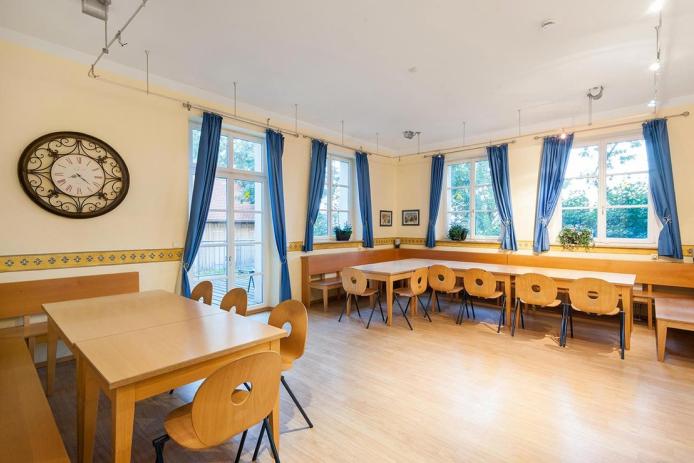 ... mit angrenzender Terrasse