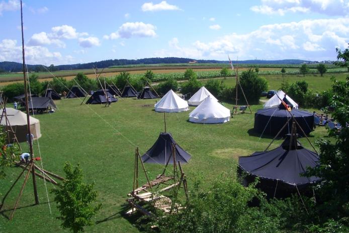 Blick vom Turm auf einen Teil des Platzes