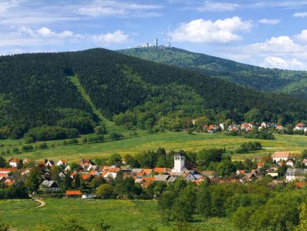 Bad Tabarz am Fuße des Großen Inselsbergs im Thüringer Wald