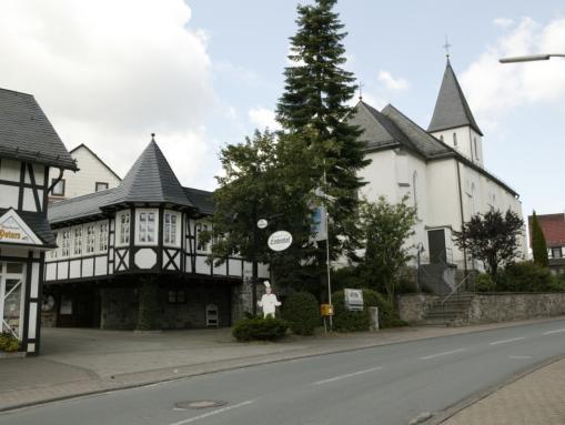 Kirche St. Antonius im Ortsteil Oberschledorn