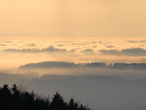 Blick in die abendliche Talidylle vom Gehrenberg