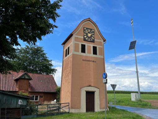 Glockenturm im Ortsteil Neddenaverbergen
