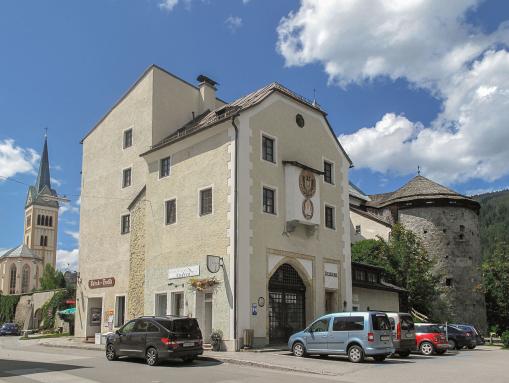 Stadtpfarrkirche, Steirertor und Kapuzinerturm