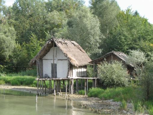 Hornstaadhaus, Nachbau einer Pfahlbausiedlung