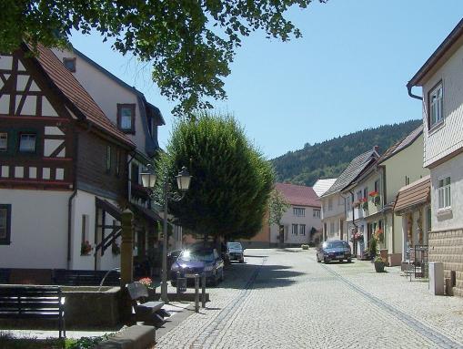 Die Lindenstraße in Bad Tabarz 