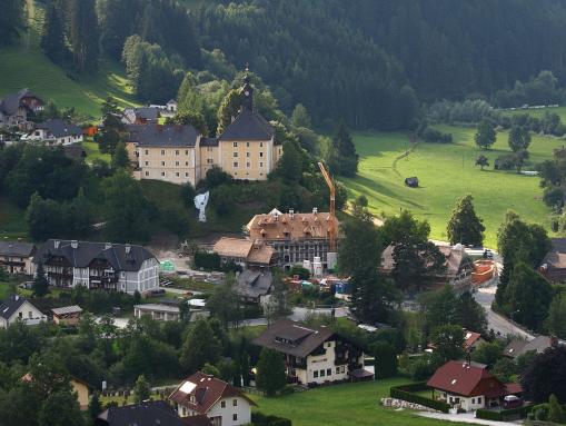 Blick auf Donnersbach mit Schlosskirche