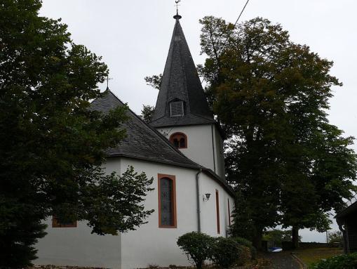 Evangelische Kirche aus dem 13. Jh.